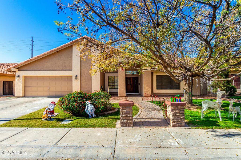 Photo of 650 S Bay Drive, Gilbert, AZ 85233 (MLS # 6959433)