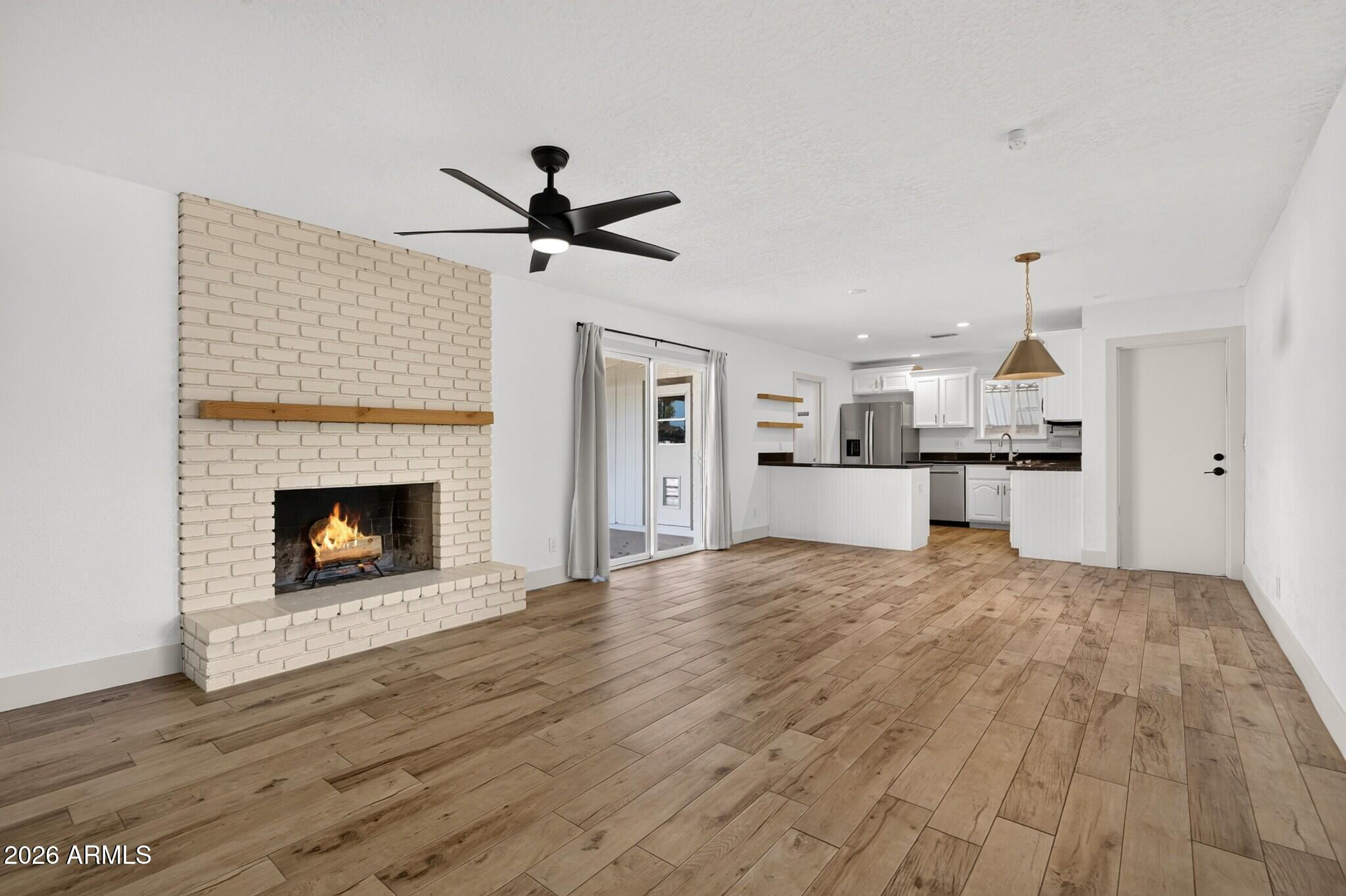 705 N ORACLE Circle