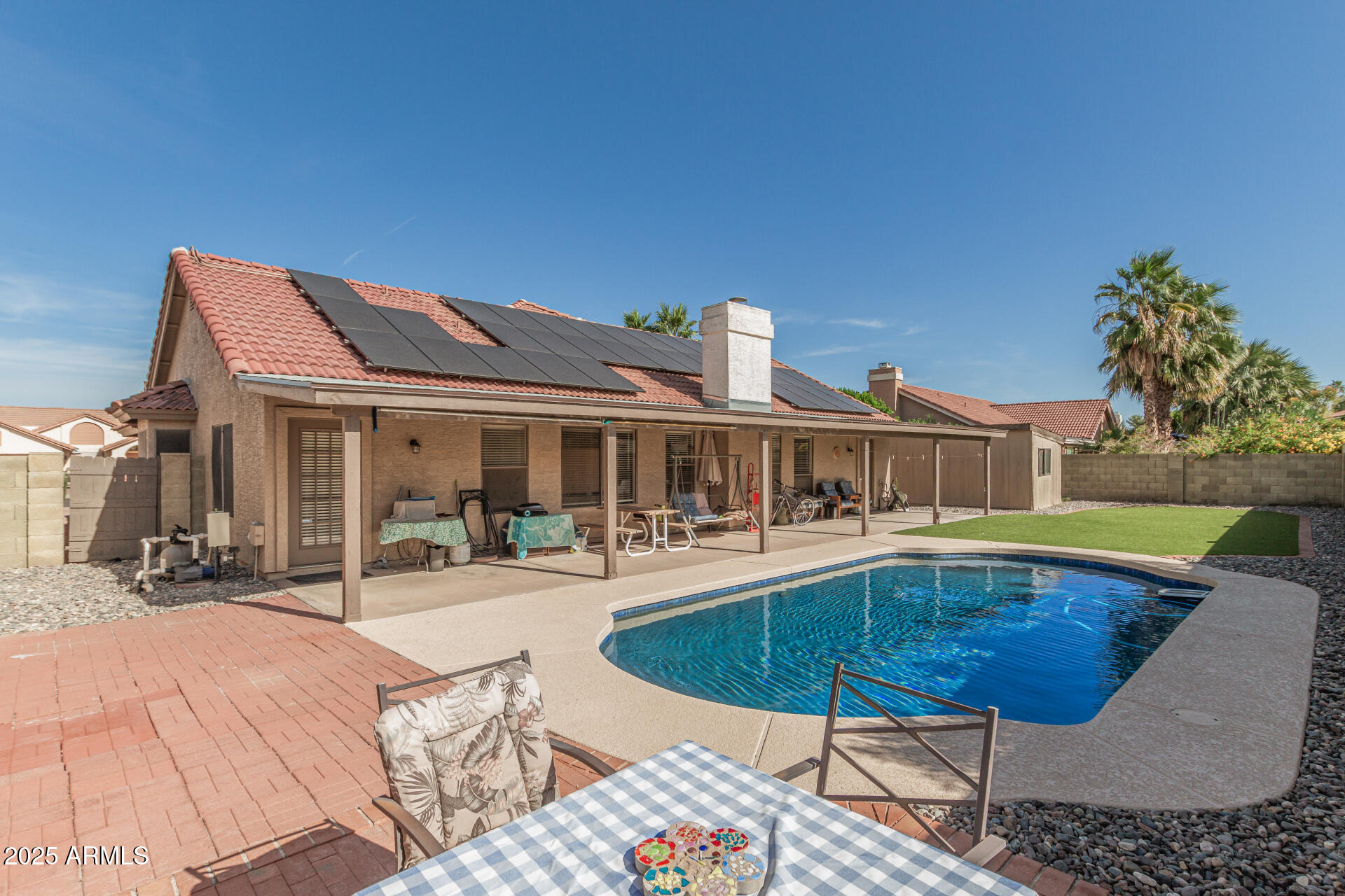 2863 E NORWOOD Street