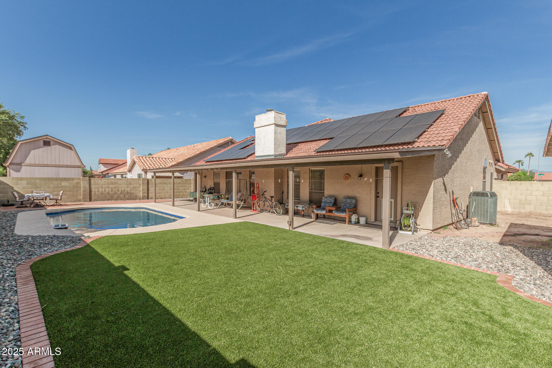 2863 E NORWOOD Street