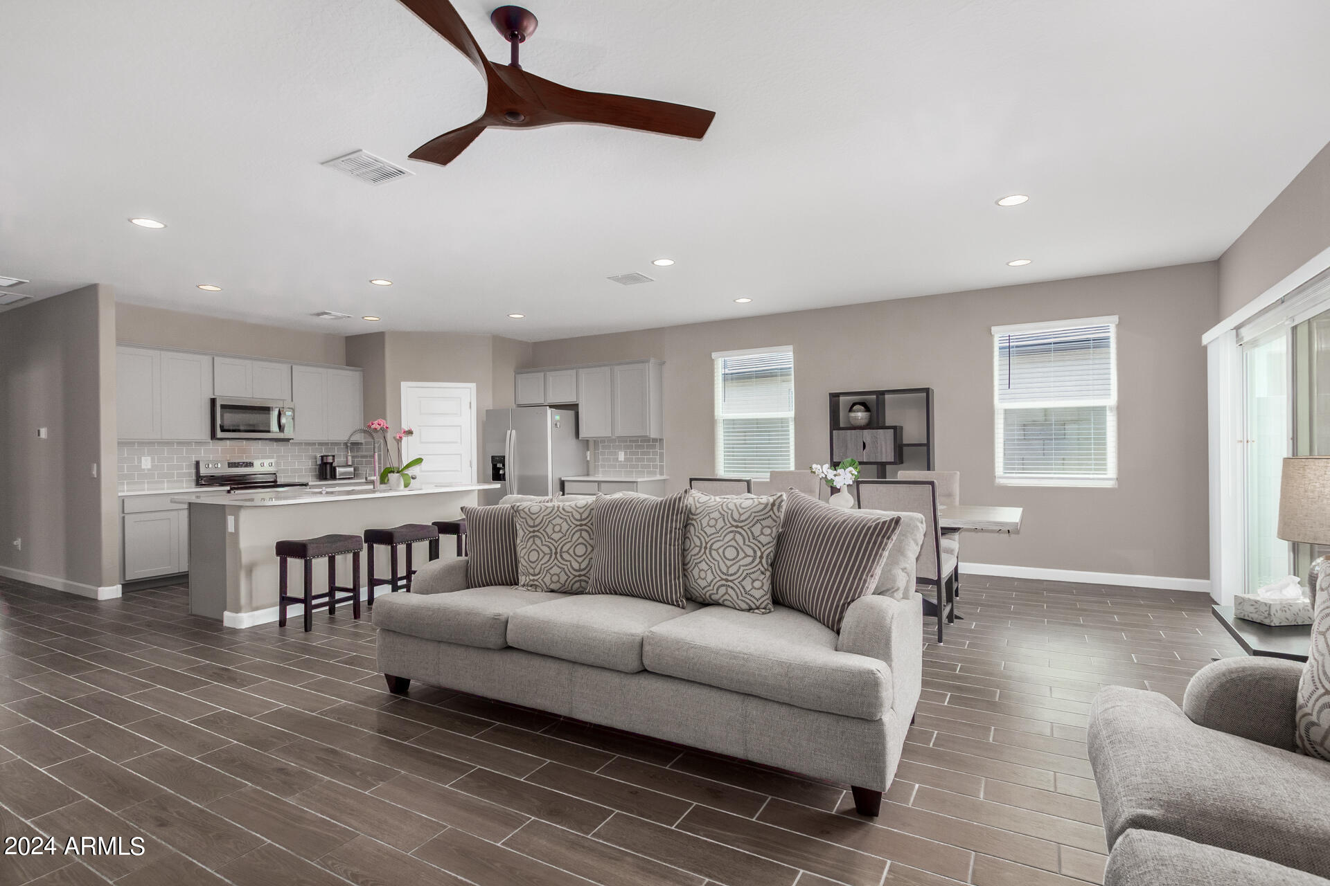 23950 W Hilton Avenue