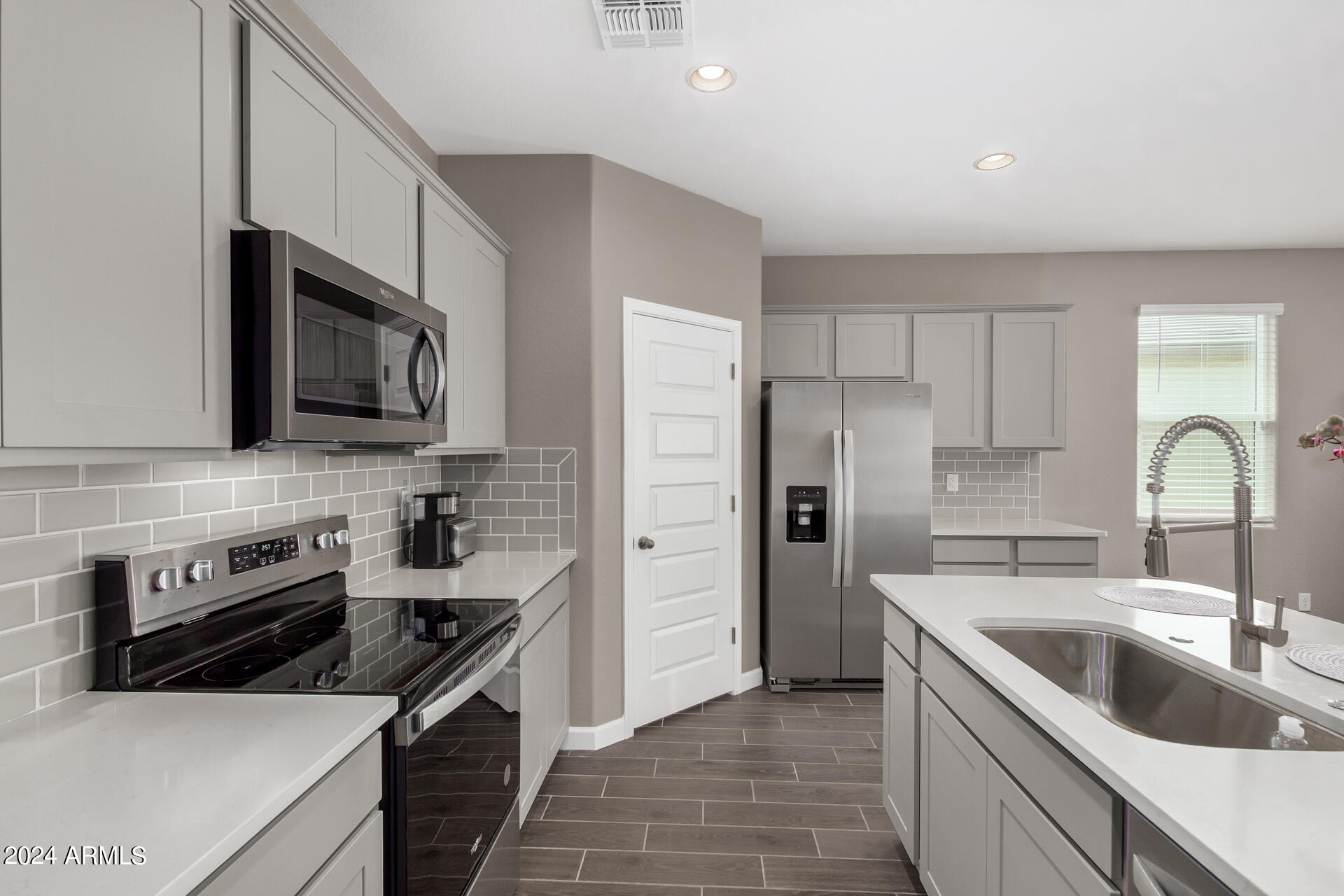 23950 W Hilton Avenue