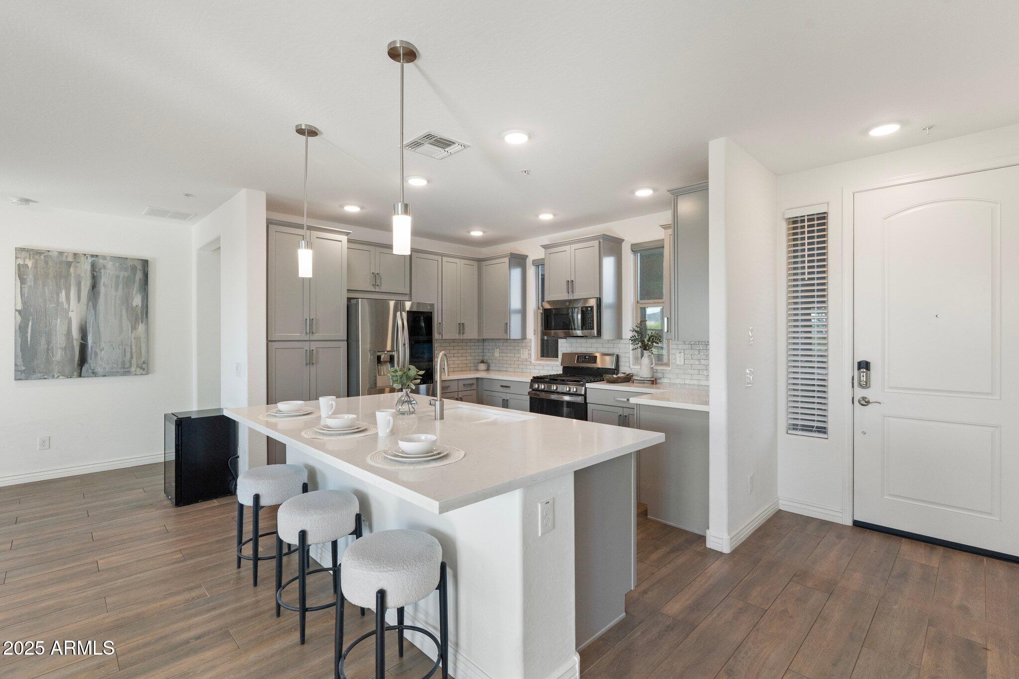 5100 E RANCHO PALOMA Drive 1044
