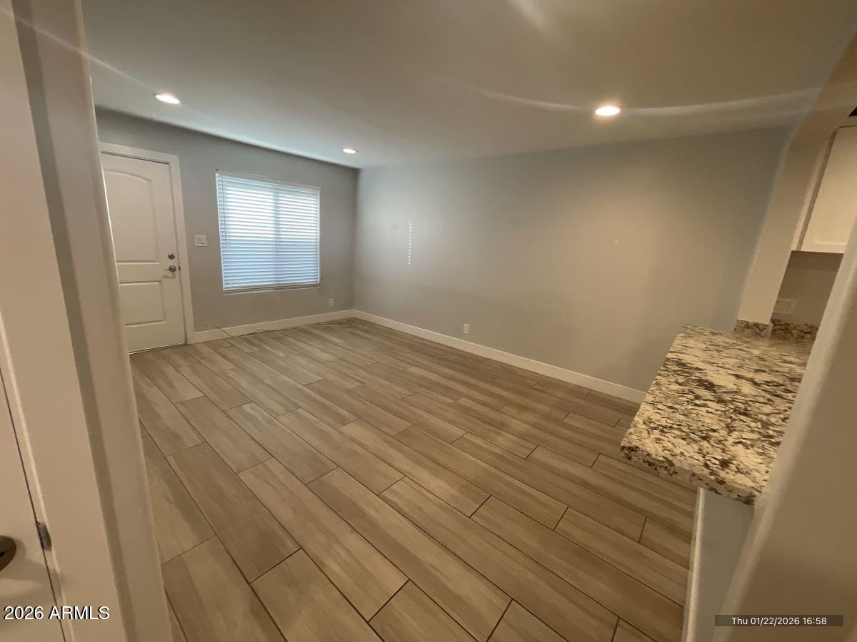 4843 E CAMBRIDGE Avenue 10