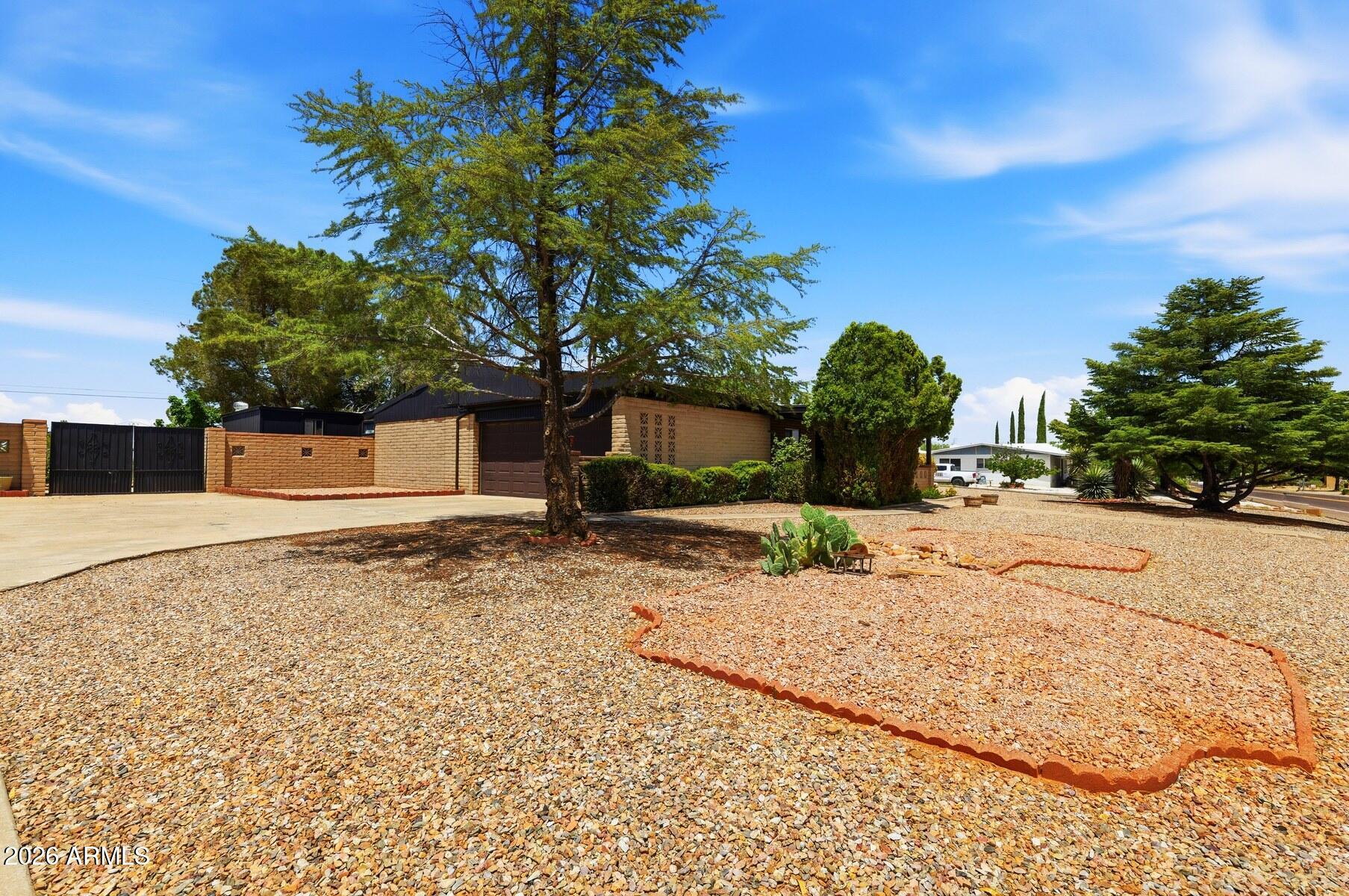 1953 GOLF LINKS Road
