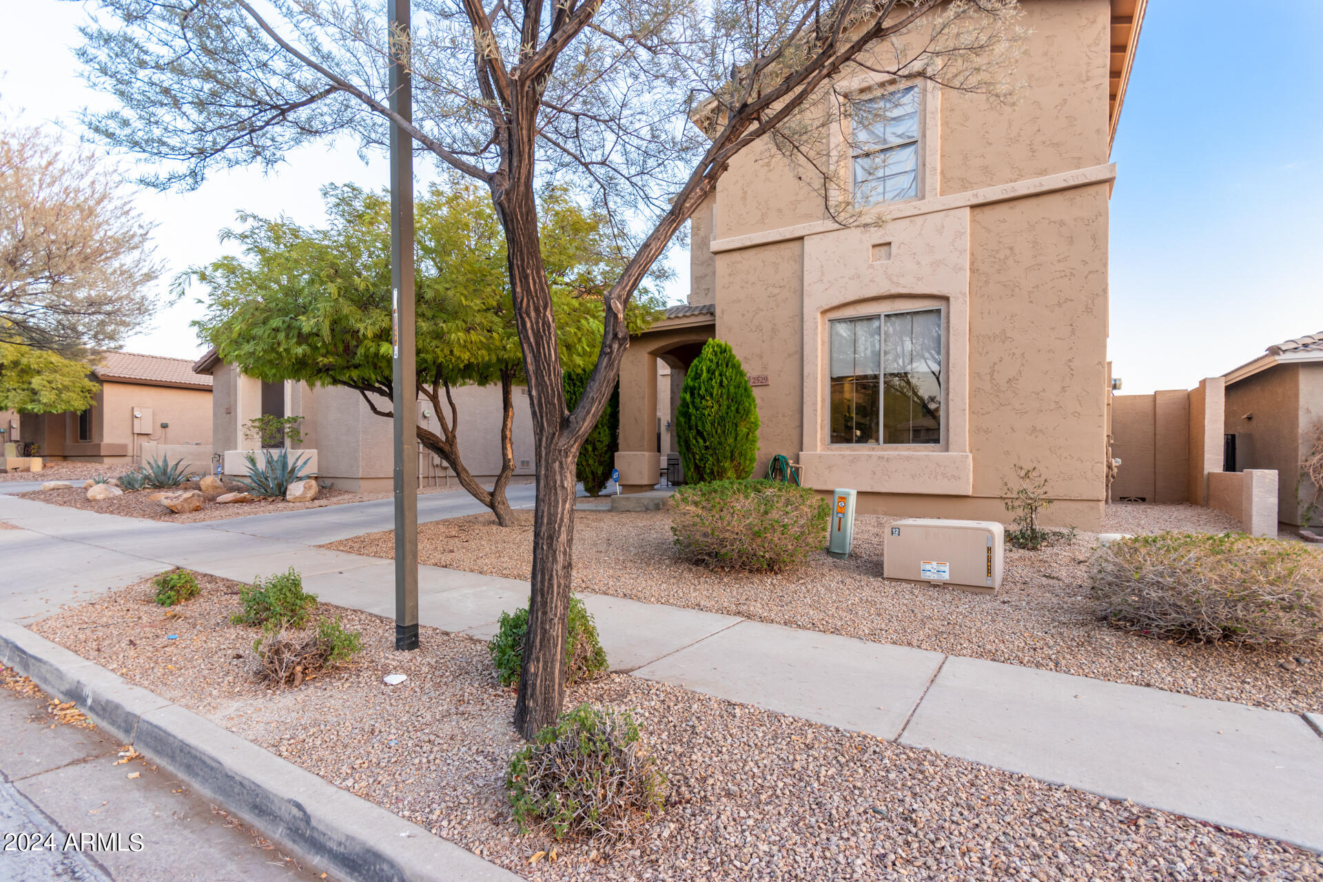 2529 W FLORENTINE Road