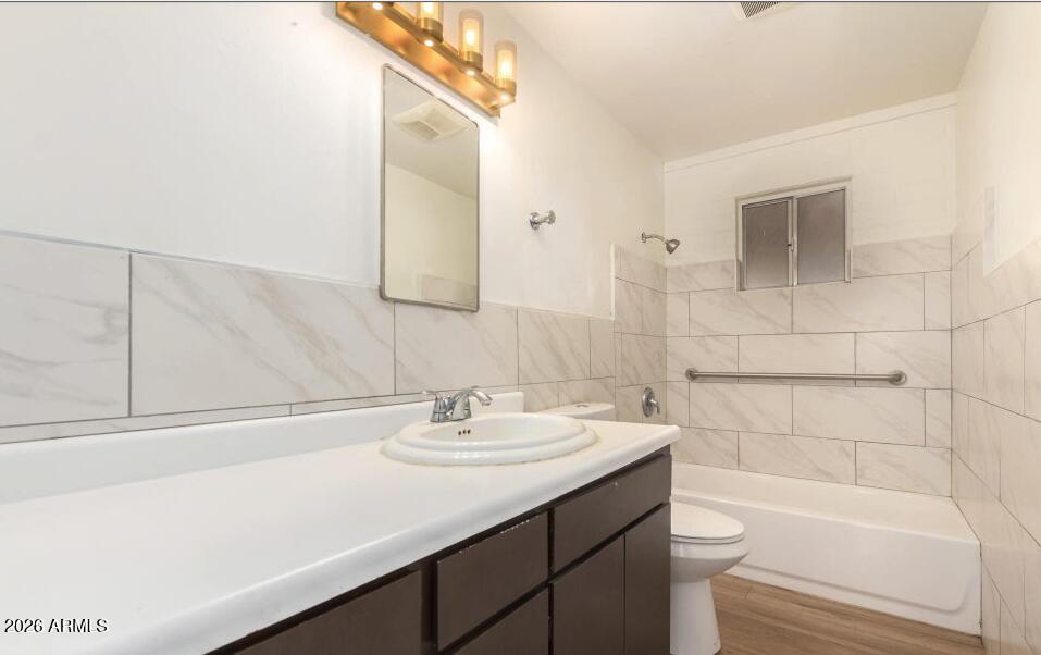 4008 W Nancy Lane