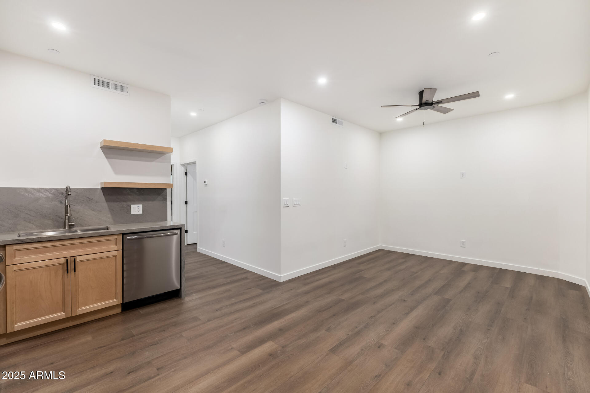 12005 N Panorama Drive 206