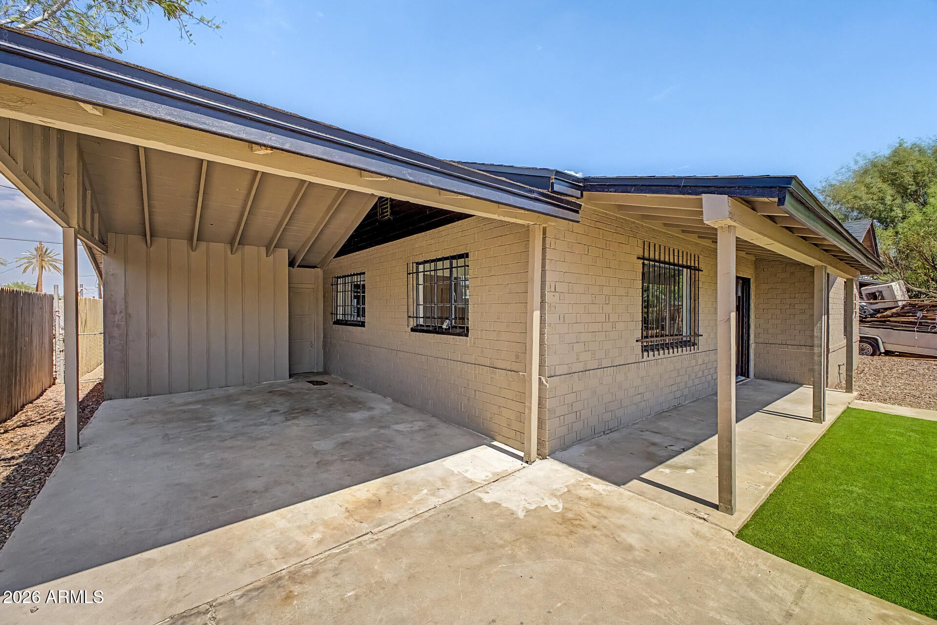 122 W ROESER Road