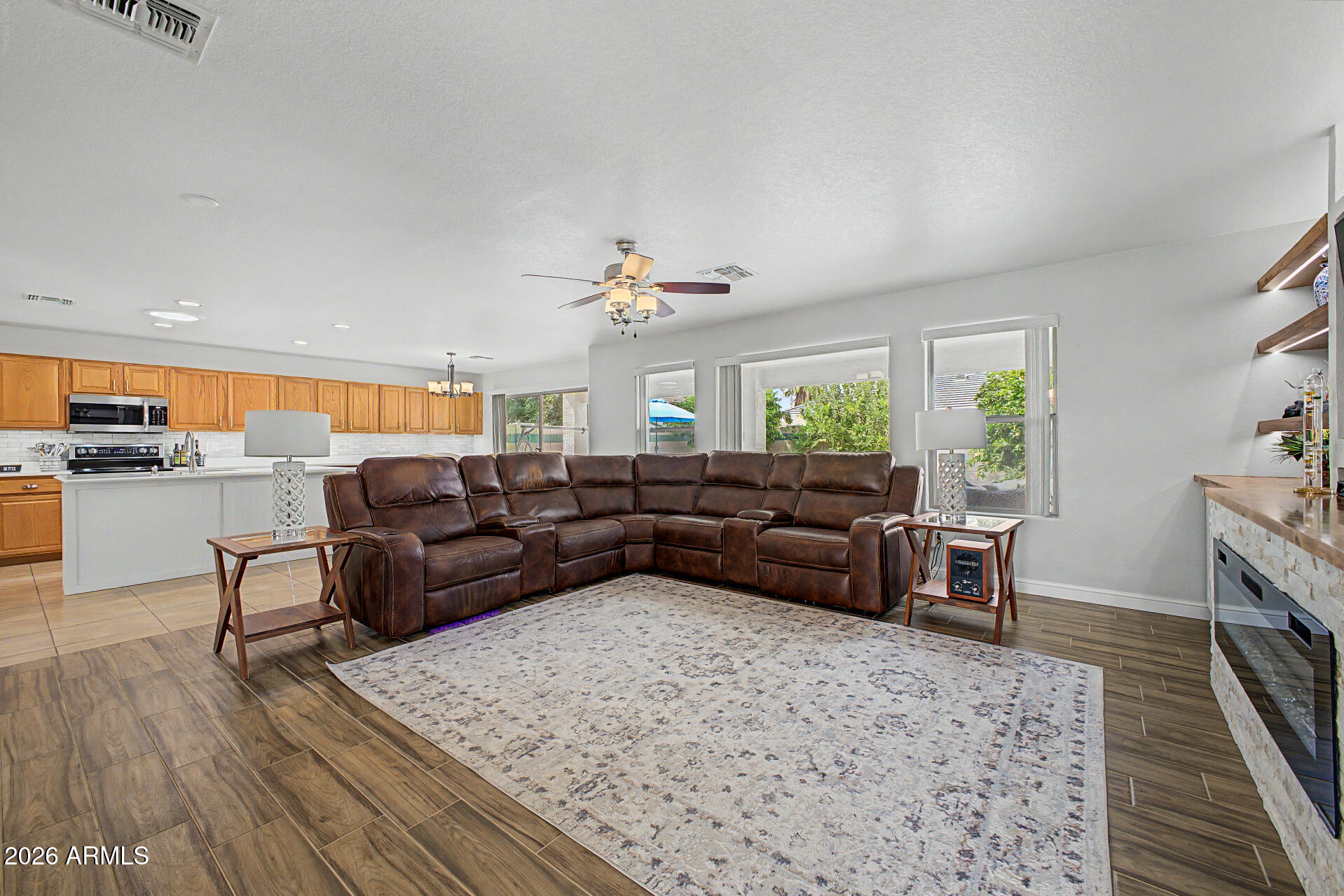 3648 E CAMDEN Avenue