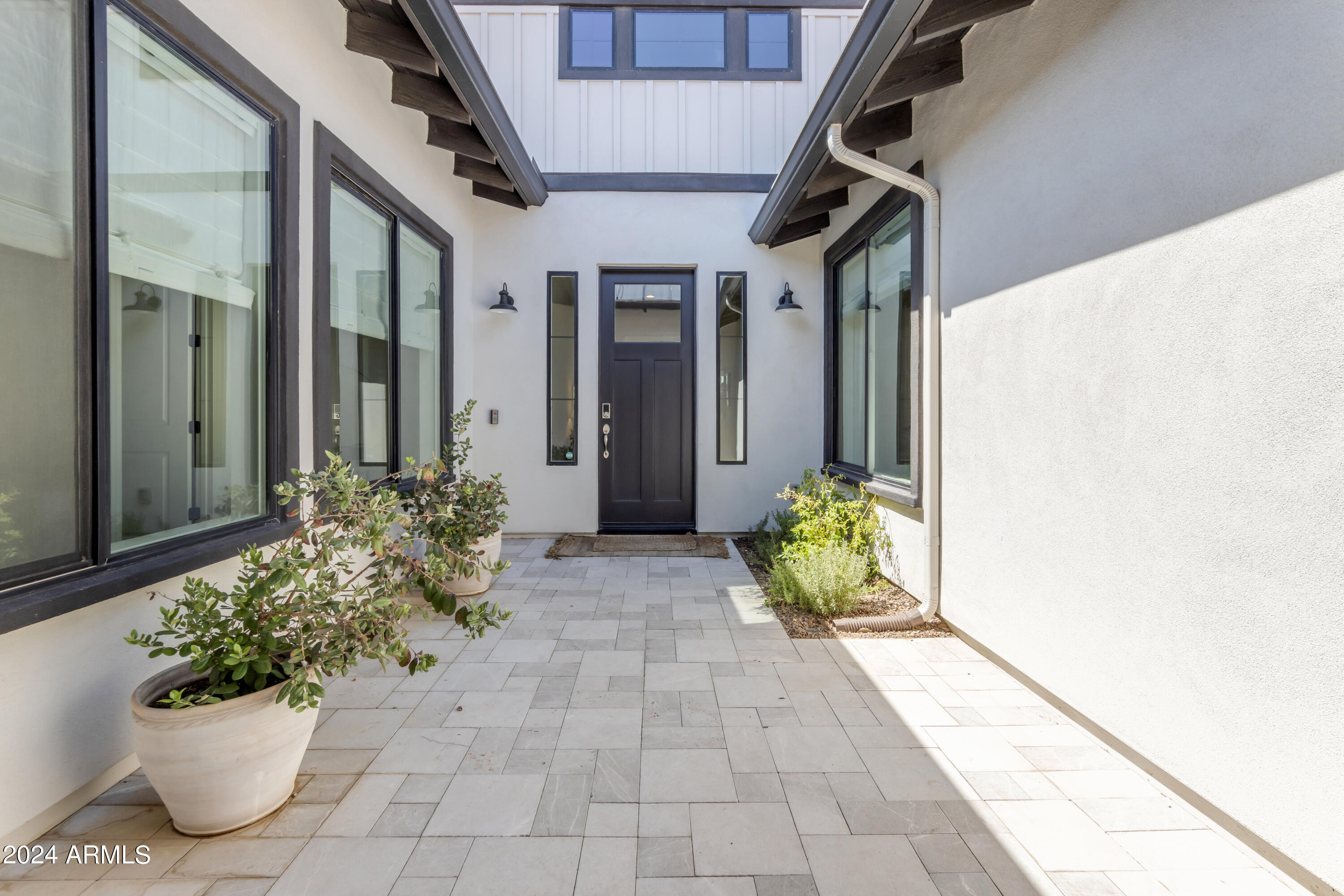 21961 E VIA DE ARBOLES Street