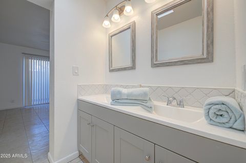 Property photo of 712 S Lebanon Lane, Tempe, AZ 85288