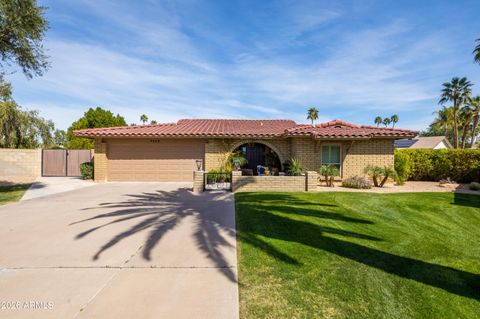Photo of 7528 N Del Norte Drive, Scottsdale, AZ 85258 (MLS # 6992368)