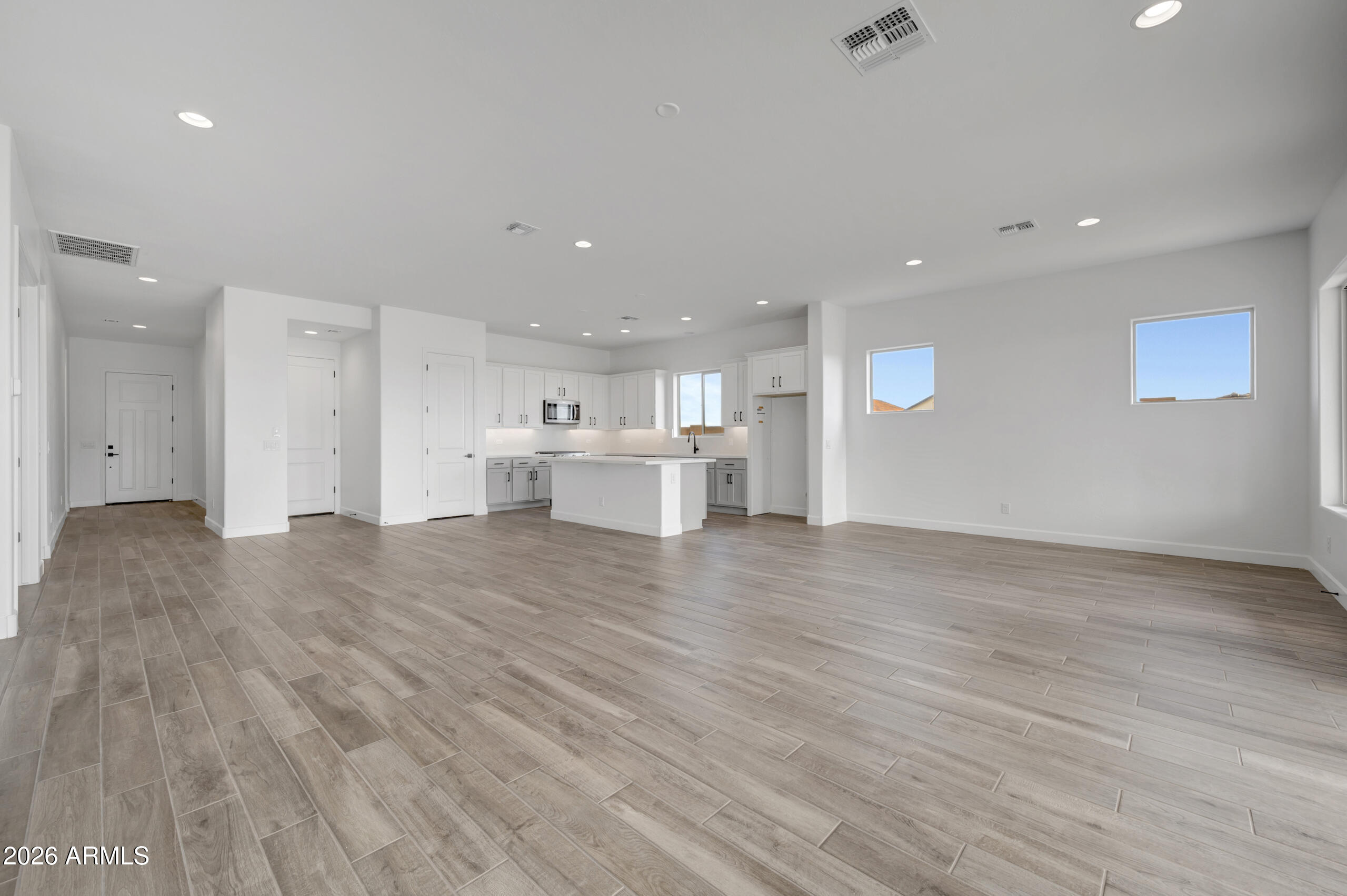 2409 E AMFISSA Drive