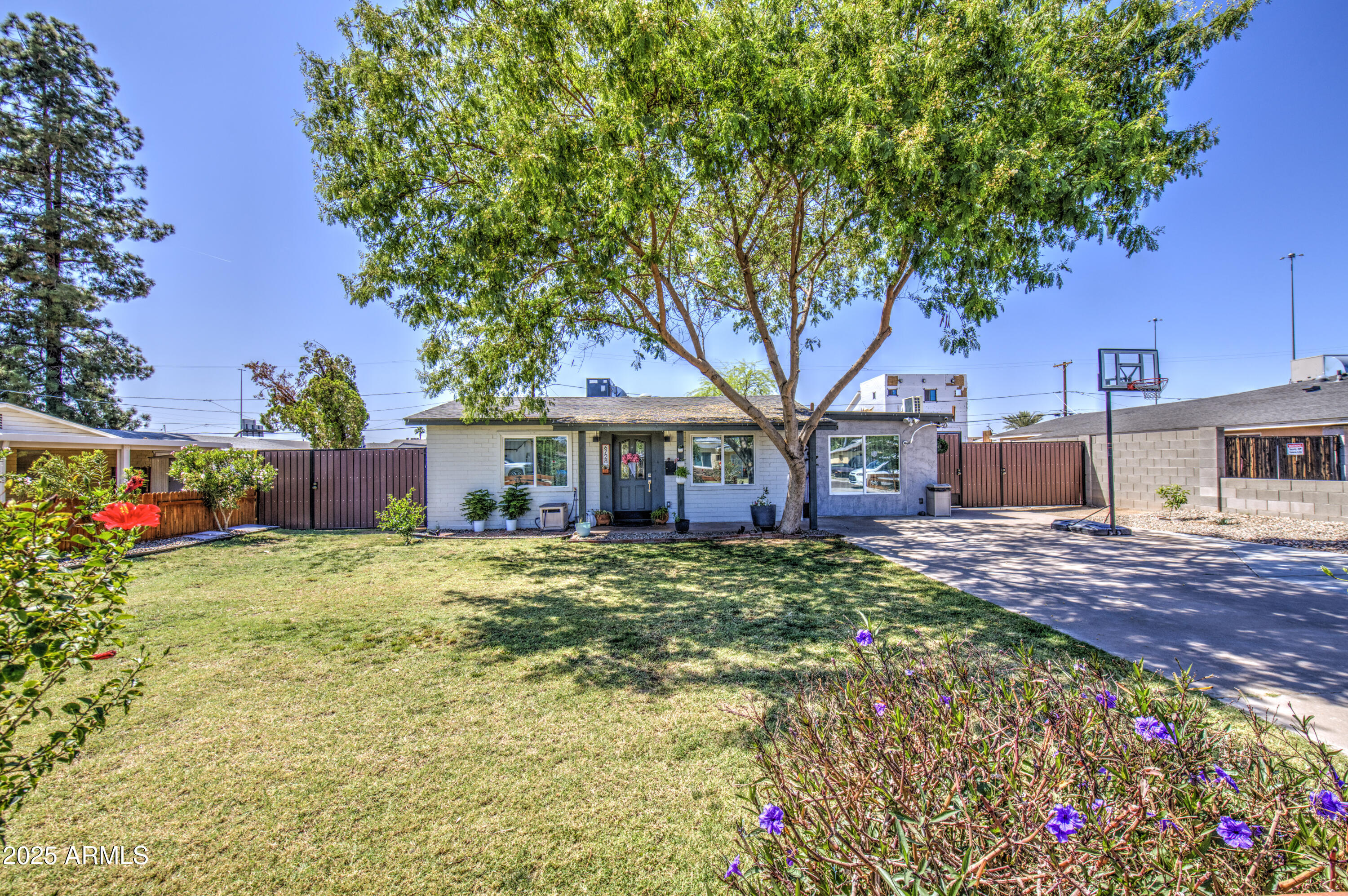 6728 N 24TH Drive