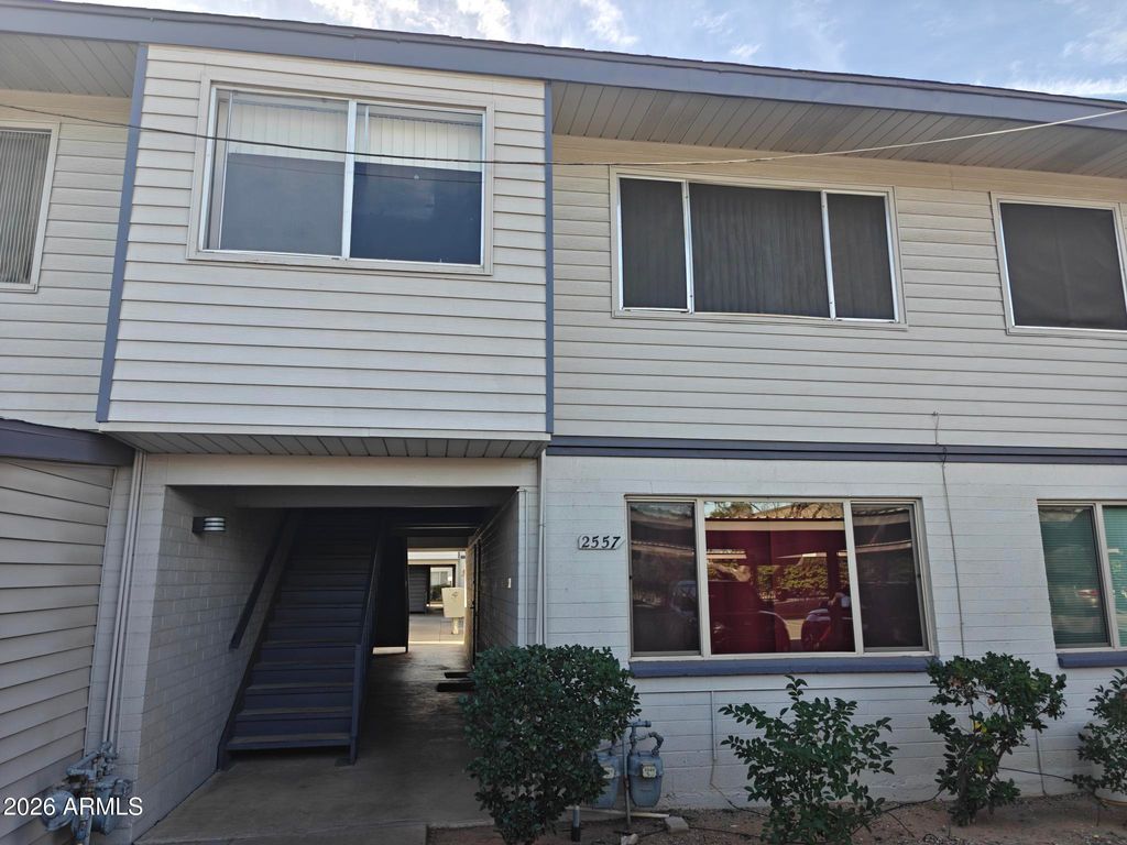 Photo of 2557 W Rose Lane #204, Phoenix, AZ 85017 (MLS # 6975143)