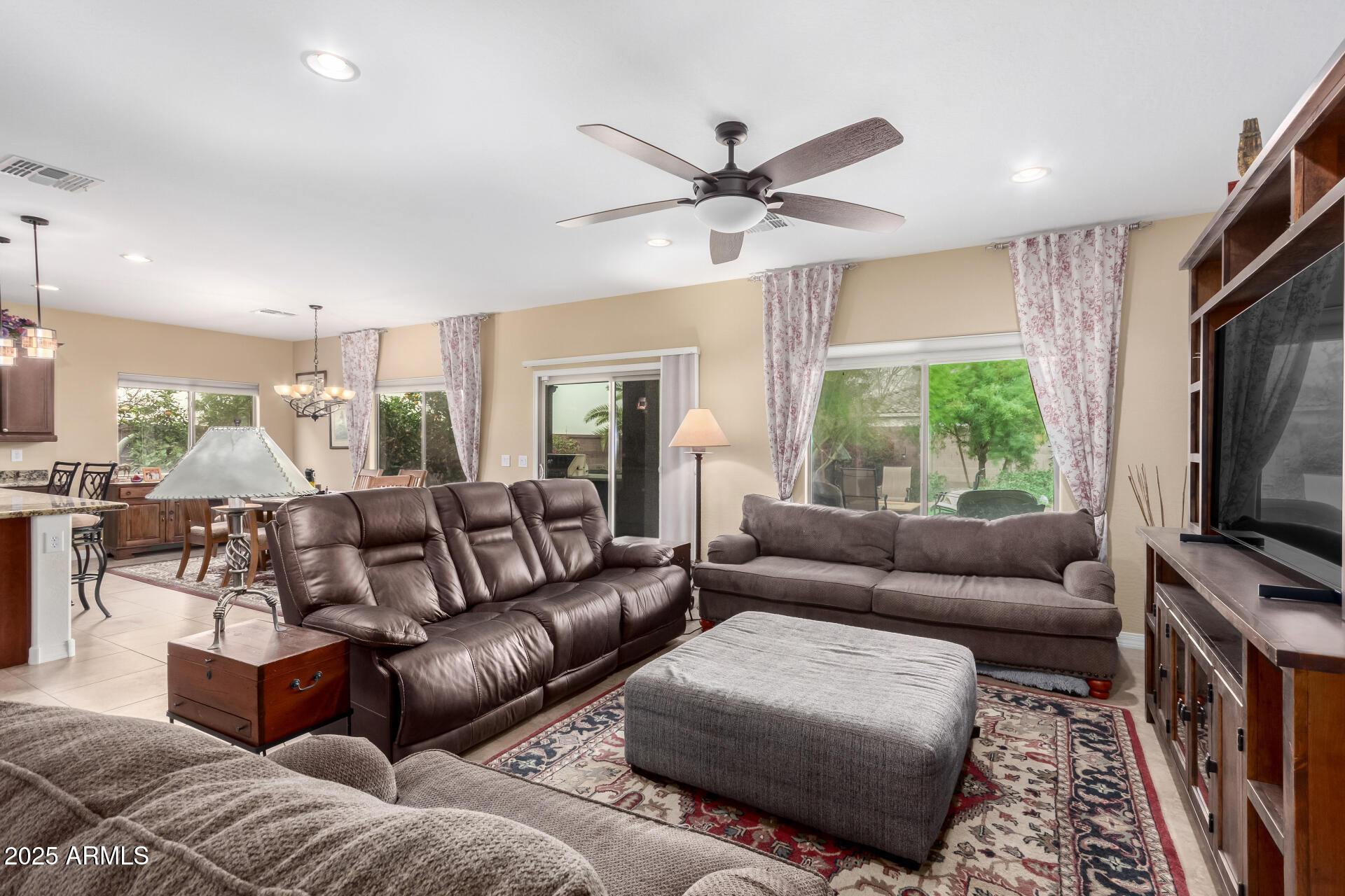 2878 E TONTO Drive