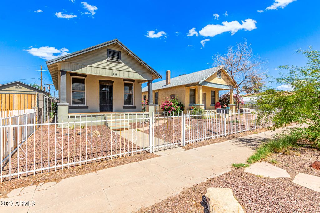 Photo of 116 E Hadley Street, Phoenix, AZ 85004 (MLS # 6919280)