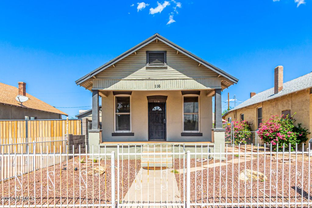 Photo of 116 E Hadley Street, Phoenix, AZ 85004 (MLS # 6919280)
