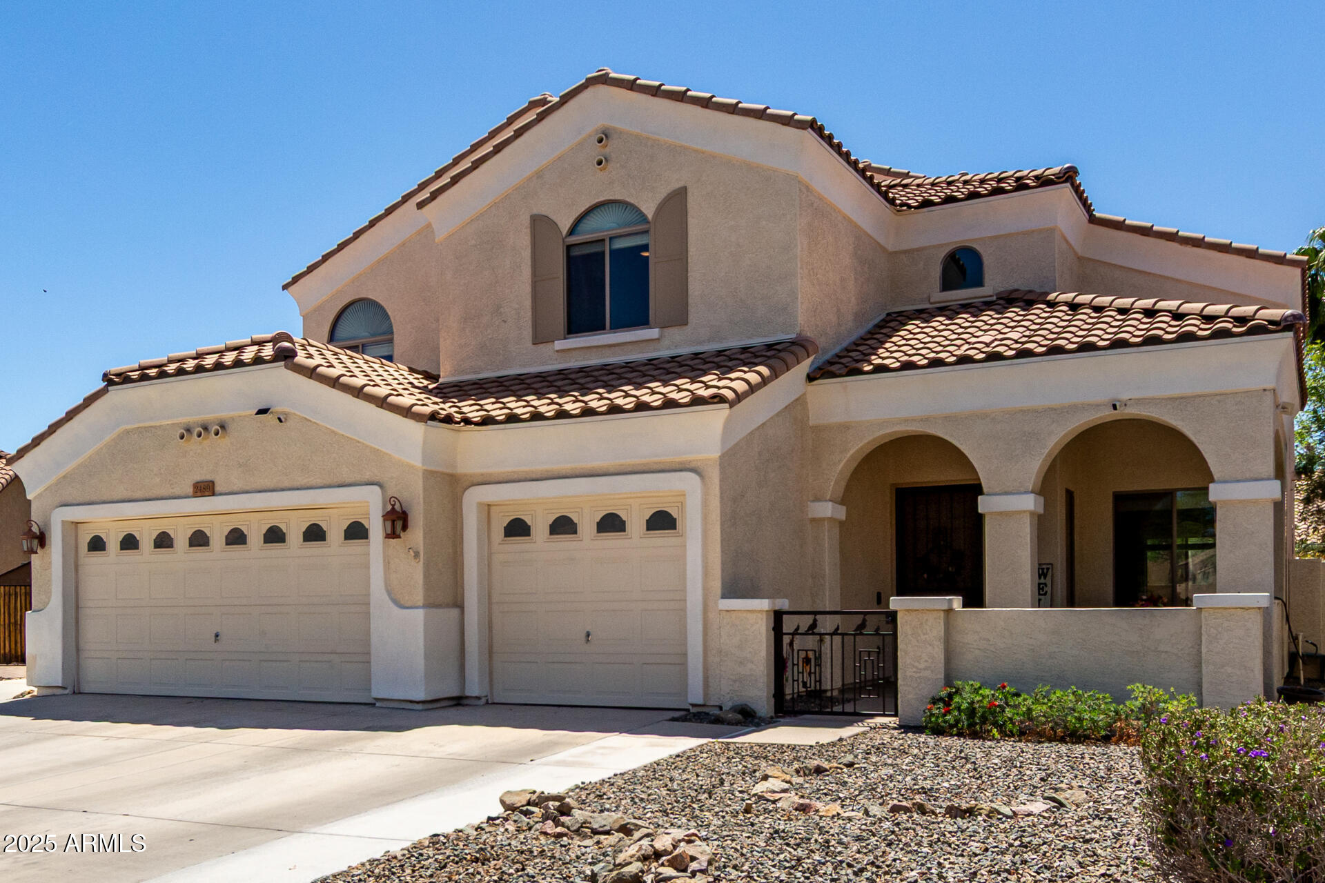 2489 E SEQUOIA Drive