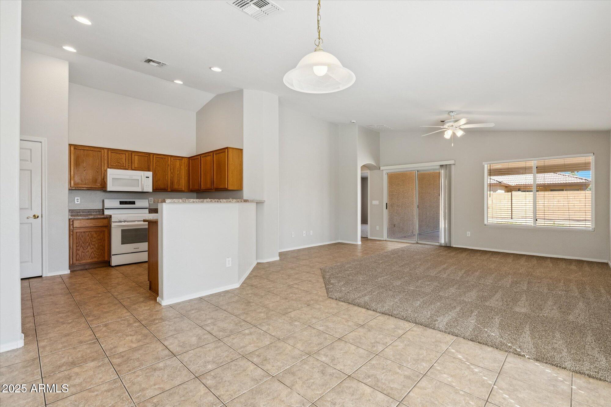 Goodyear, Arizona 85338, United States, 4 Bedrooms Bedrooms, ,2 BathroomsBathrooms,Residential,Active,185280