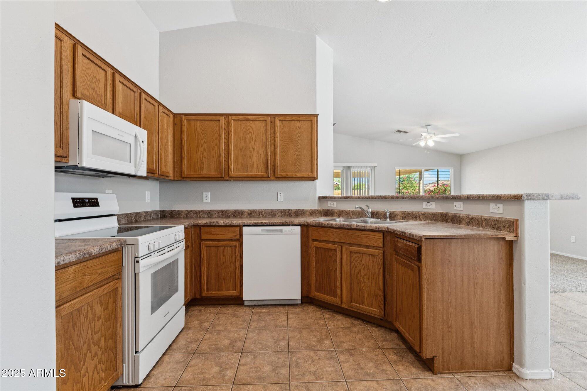 Goodyear, Arizona 85338, United States, 4 Bedrooms Bedrooms, ,2 BathroomsBathrooms,Residential,Active,185280