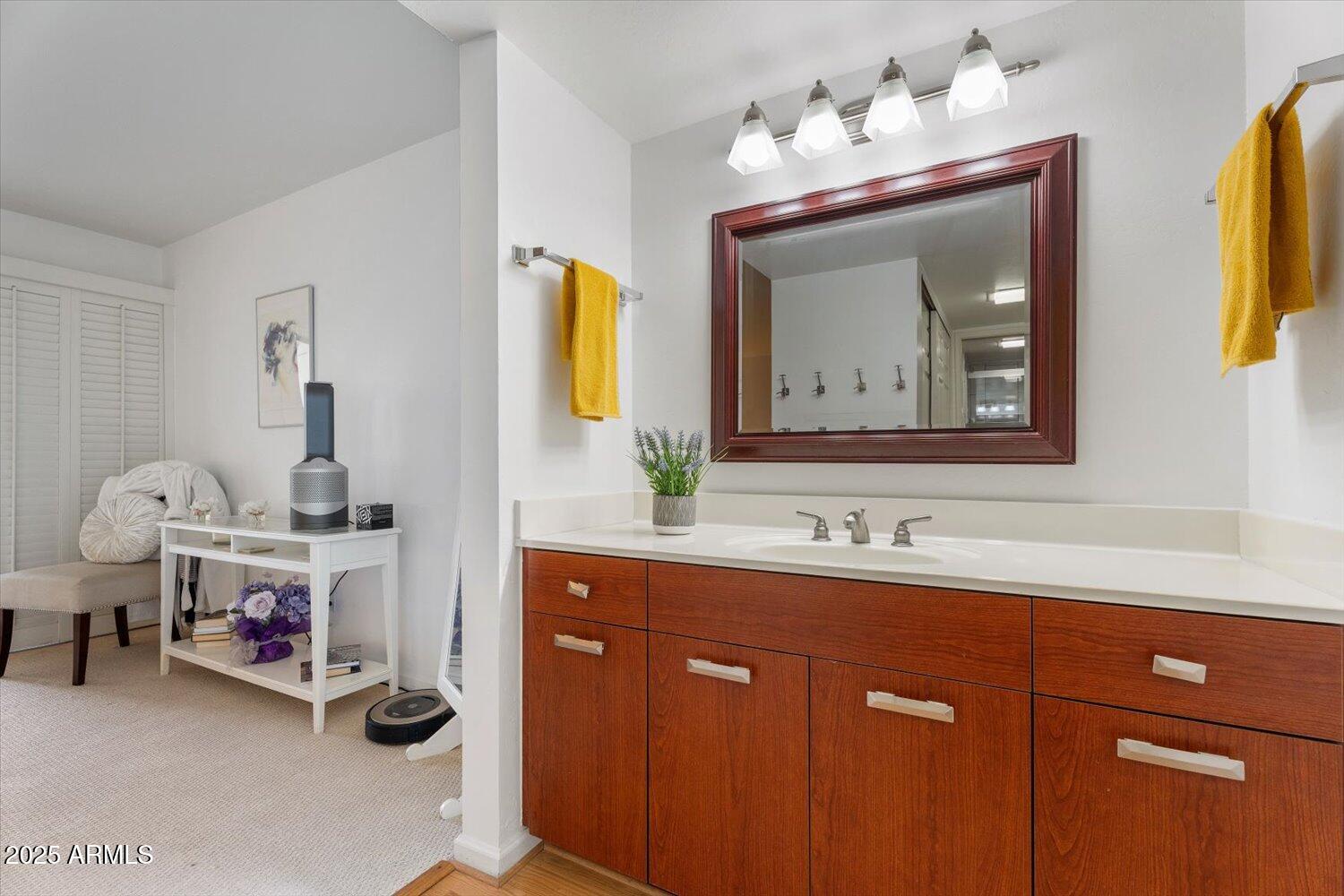 Phoenix, Arizona 85016, United States, 3 Bedrooms Bedrooms, ,2 BathroomsBathrooms,Residential,Active,200384