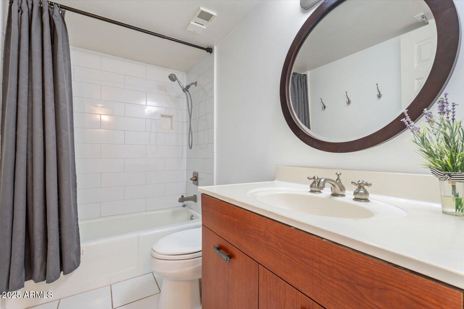 Phoenix, Arizona 85016, United States, 3 Bedrooms Bedrooms, ,2 BathroomsBathrooms,Residential,Active,200384