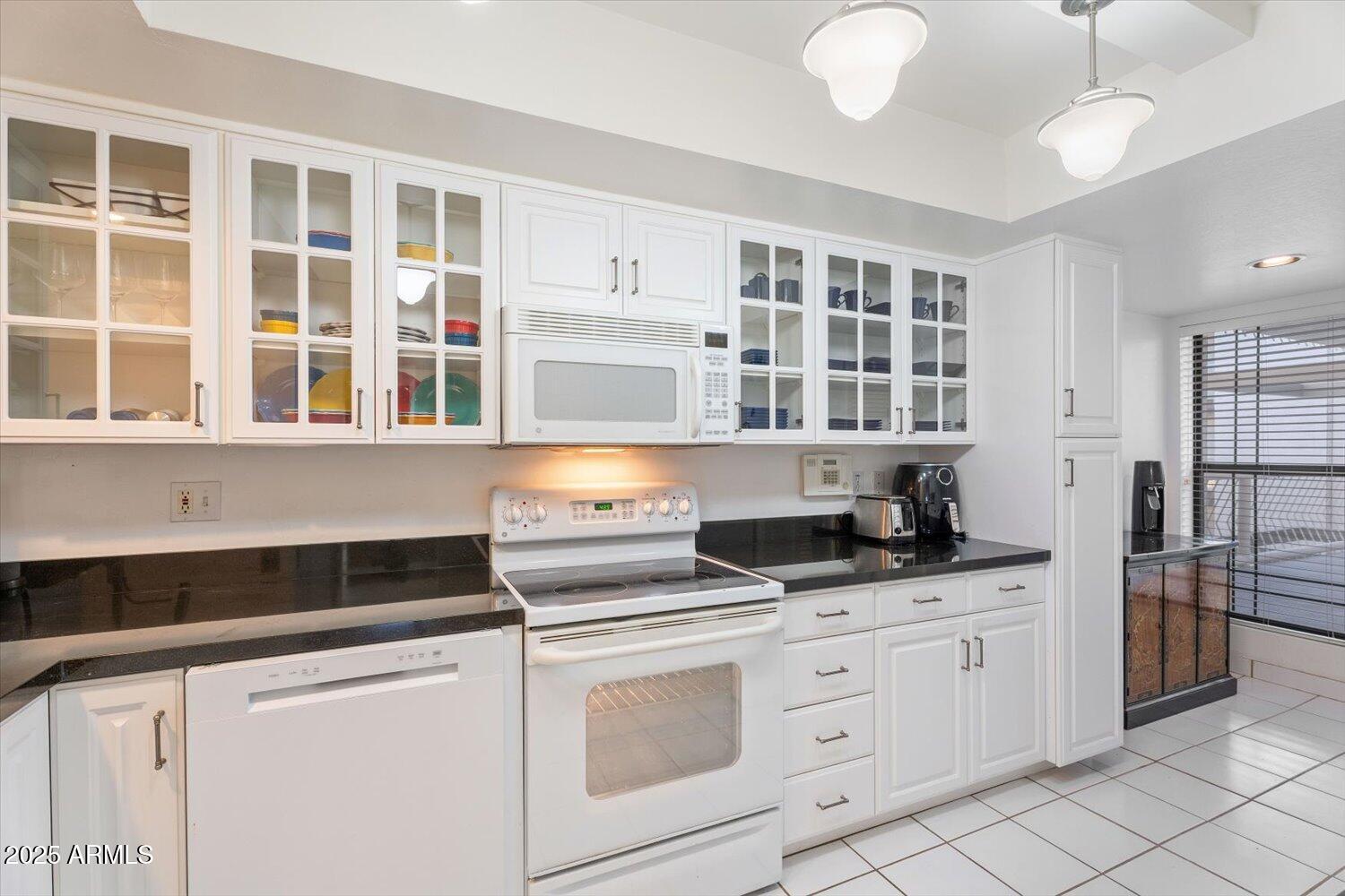 Phoenix, Arizona 85016, United States, 3 Bedrooms Bedrooms, ,2 BathroomsBathrooms,Residential,Active,200384