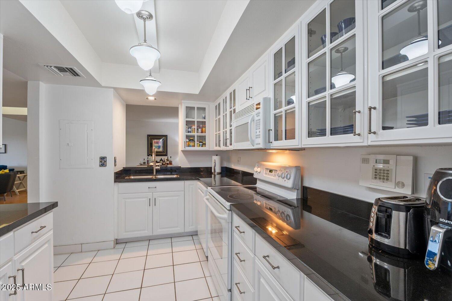 Phoenix, Arizona 85016, United States, 3 Bedrooms Bedrooms, ,2 BathroomsBathrooms,Residential,Active,200384