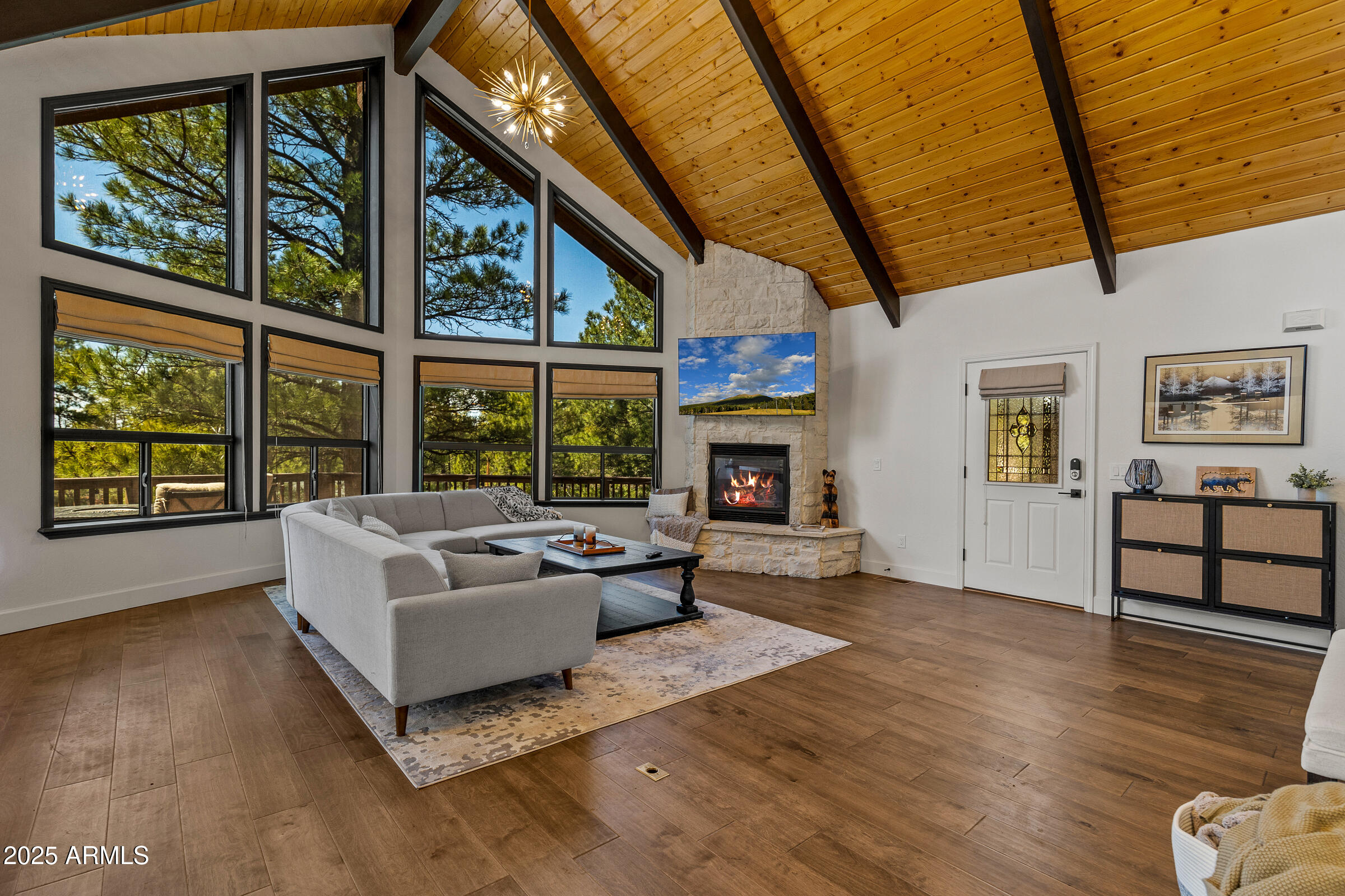 190 SANDIA Circle
