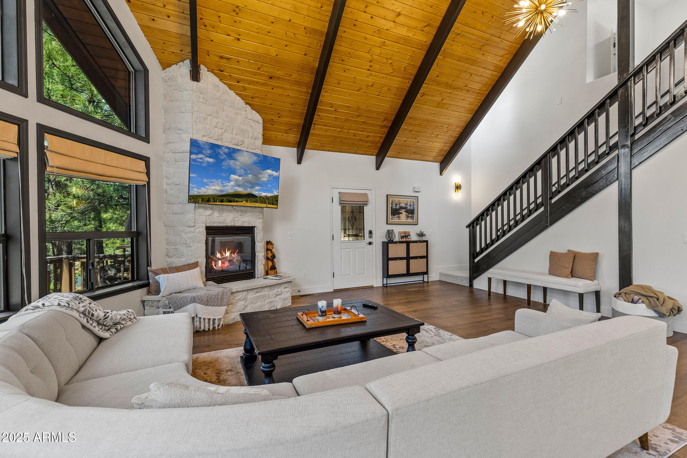 190 SANDIA Circle