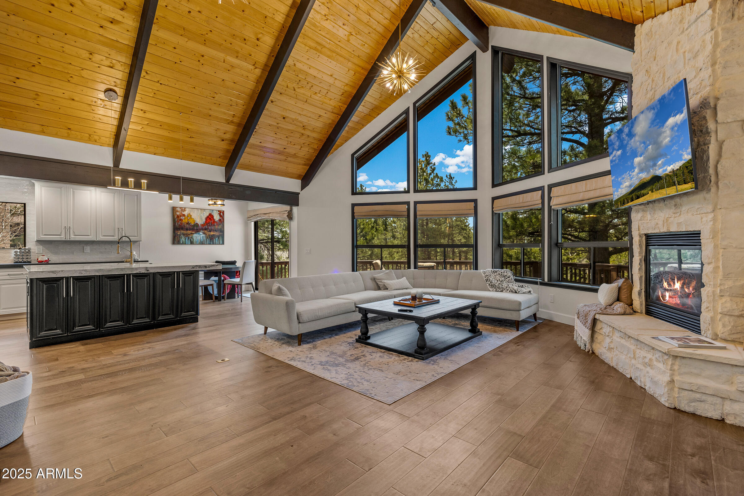 190 SANDIA Circle