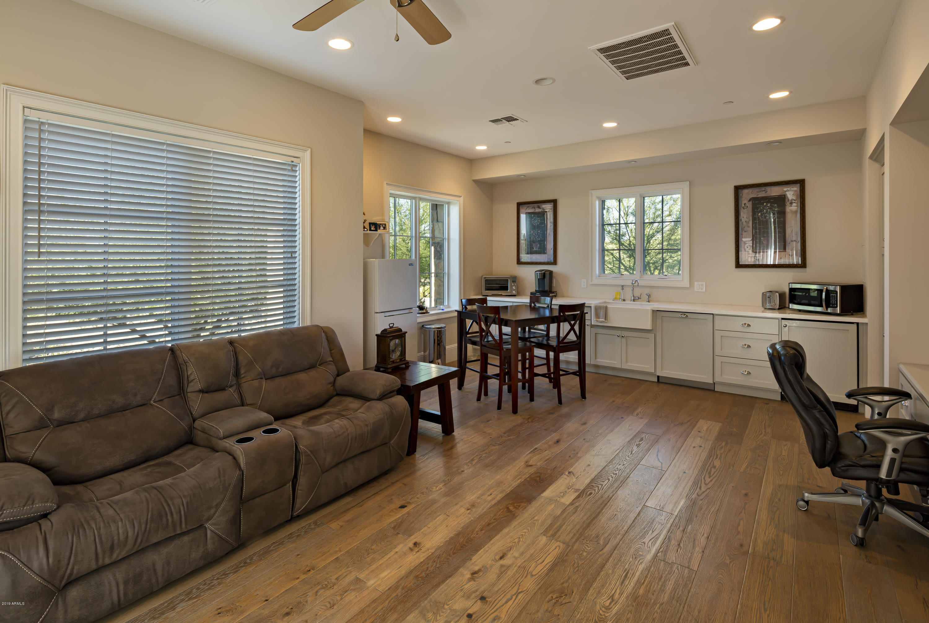 WHISPER ROCK UNIT 3 - Residential