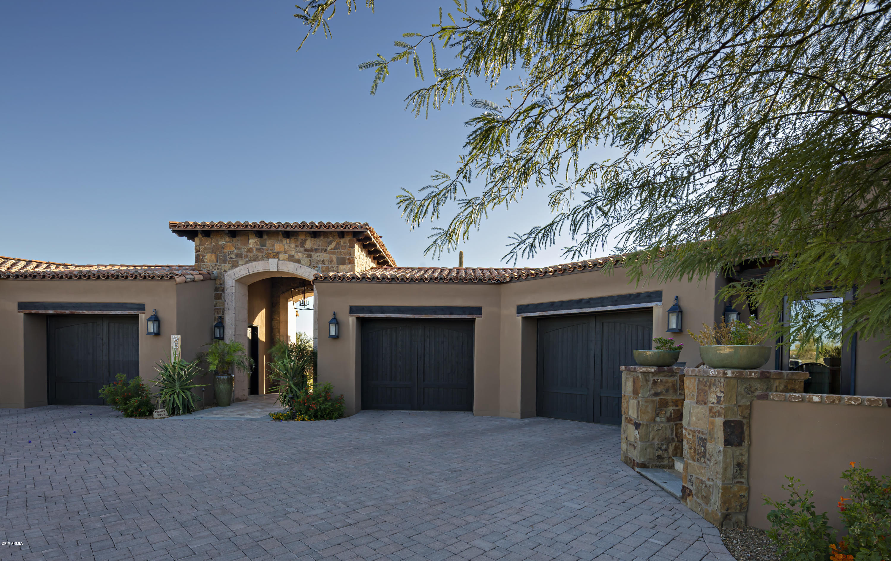 WHISPER ROCK UNIT 3 - Residential