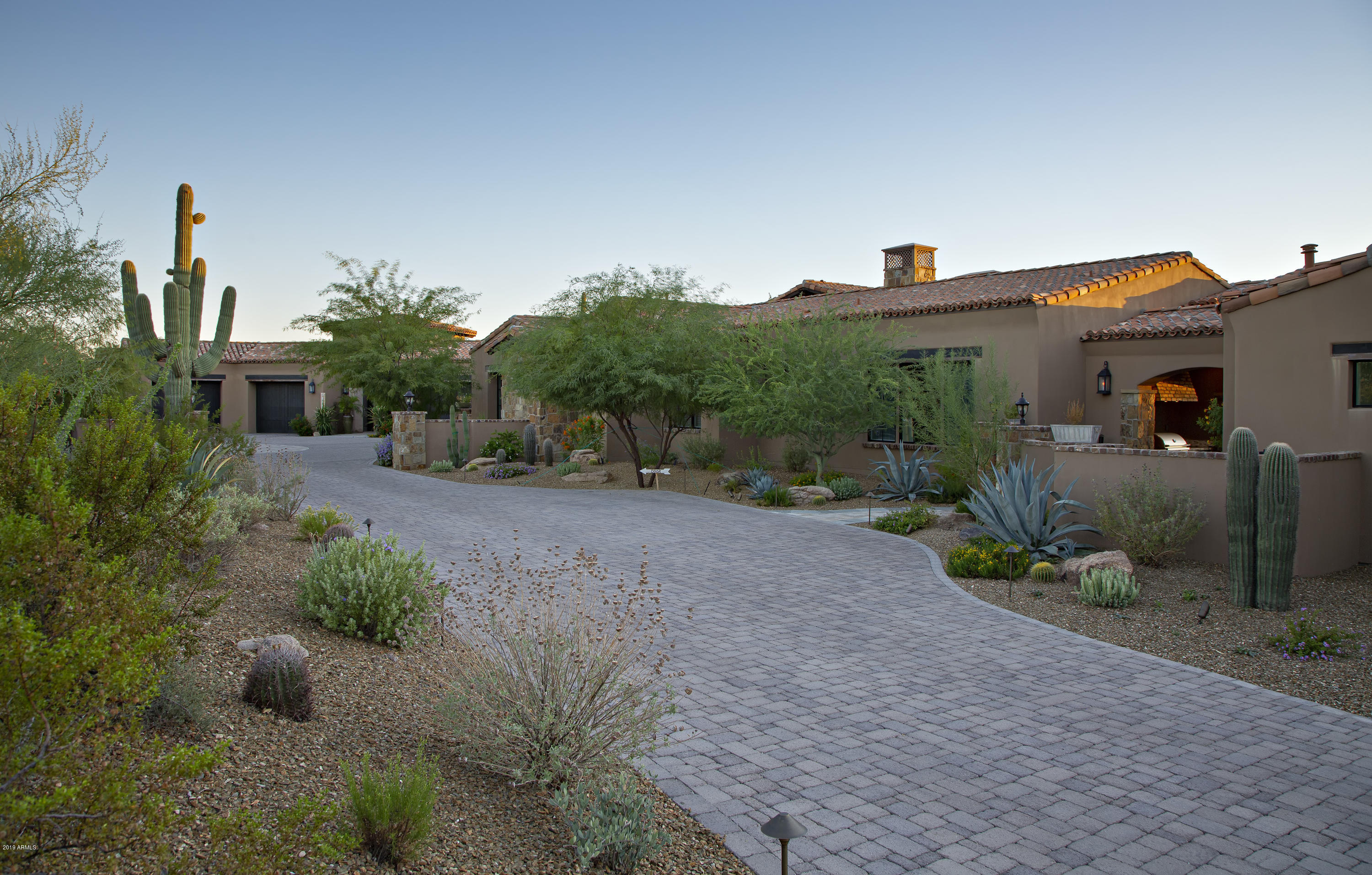 WHISPER ROCK UNIT 3 - Residential