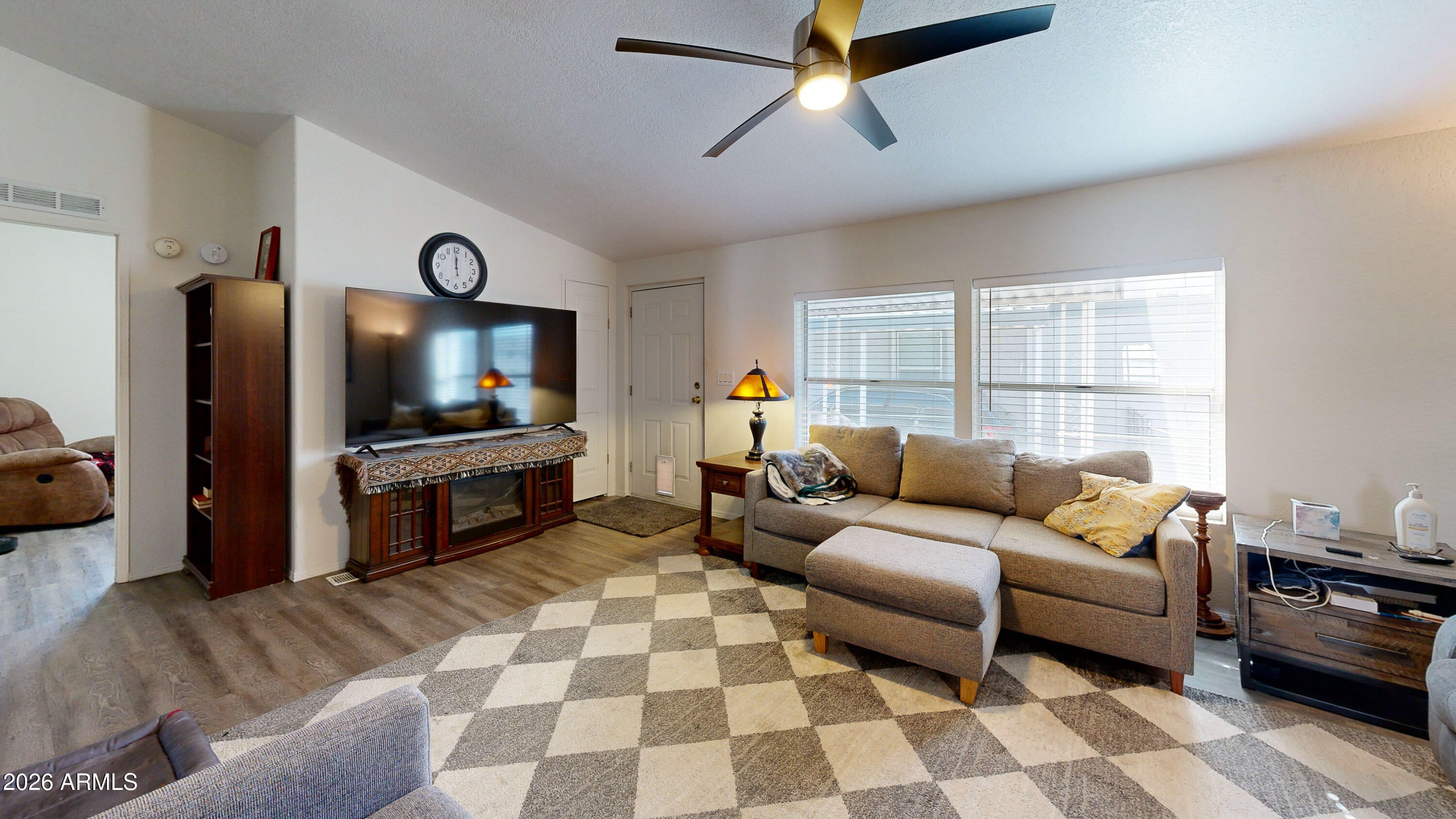 7810 W PEORIA Avenue 82