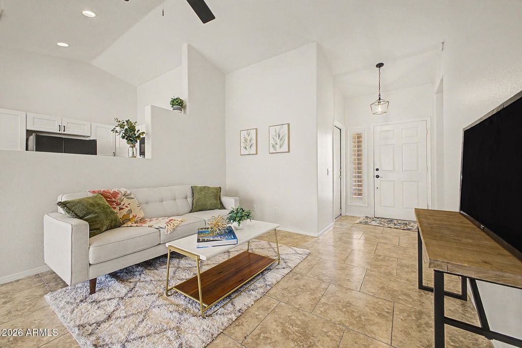 Photo of 6893 S Lake Forest Court, Chandler, AZ 85249 (MLS # 7012955)