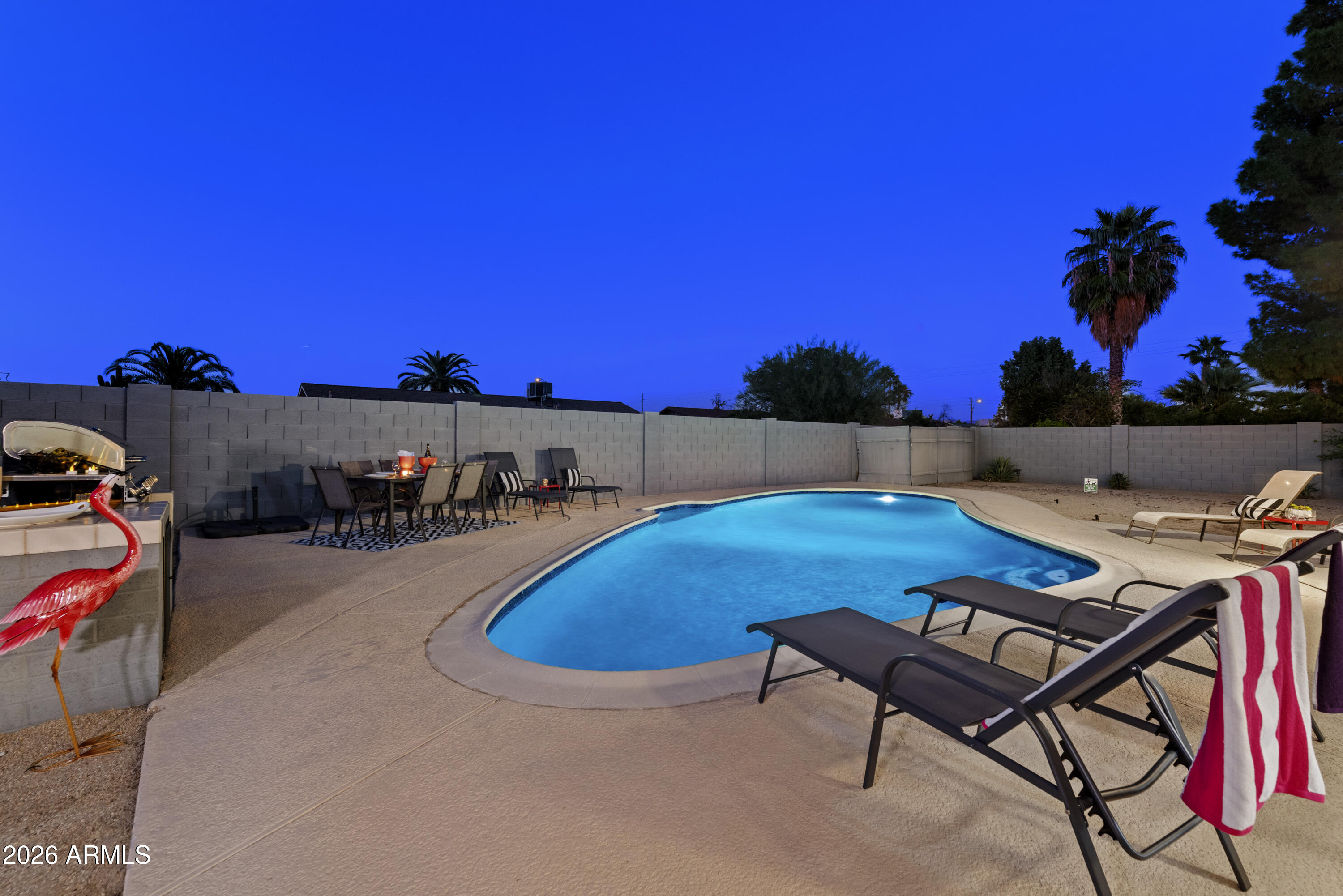 3122 E SIERRA Street