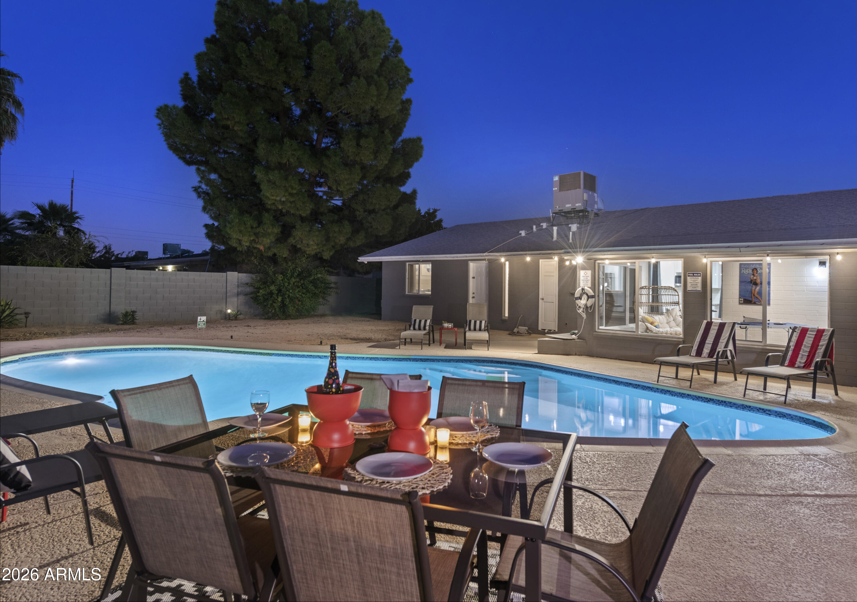 3122 E SIERRA Street