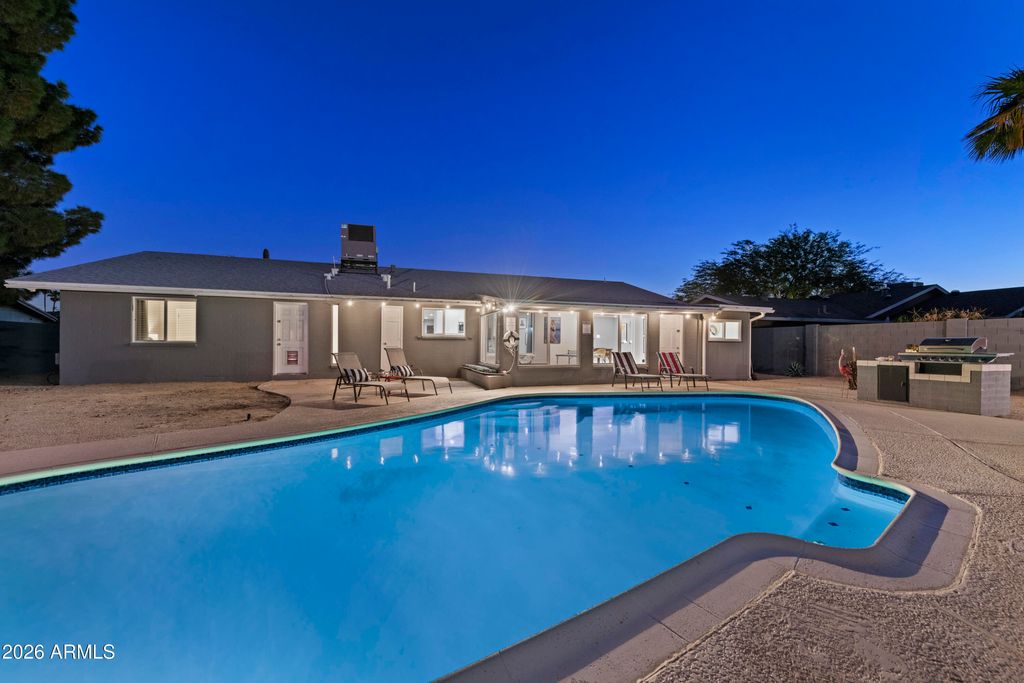 Photo of 3122 E Sierra Street, Phoenix, AZ 85028 (MLS # 7000379)