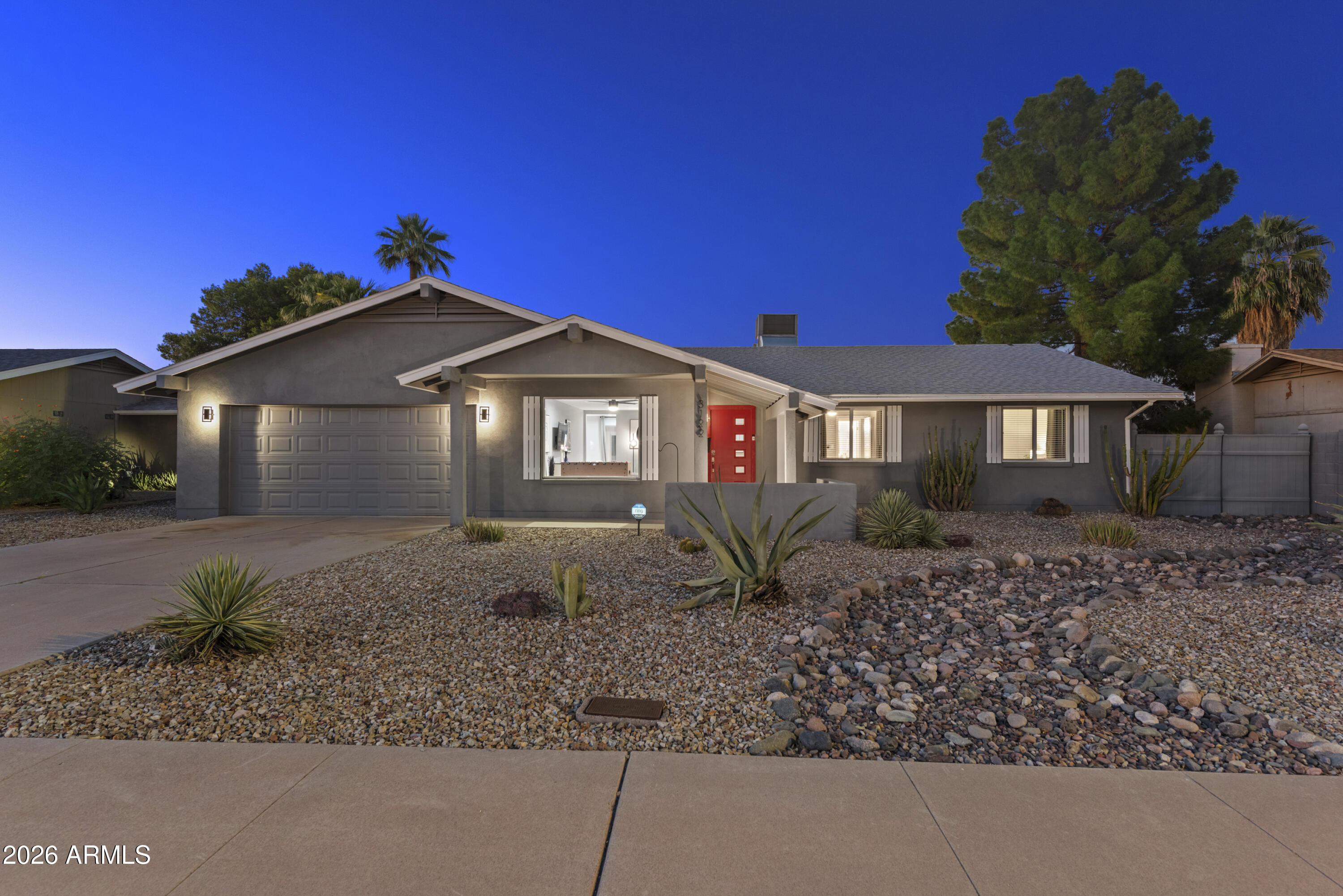 3122 E SIERRA Street