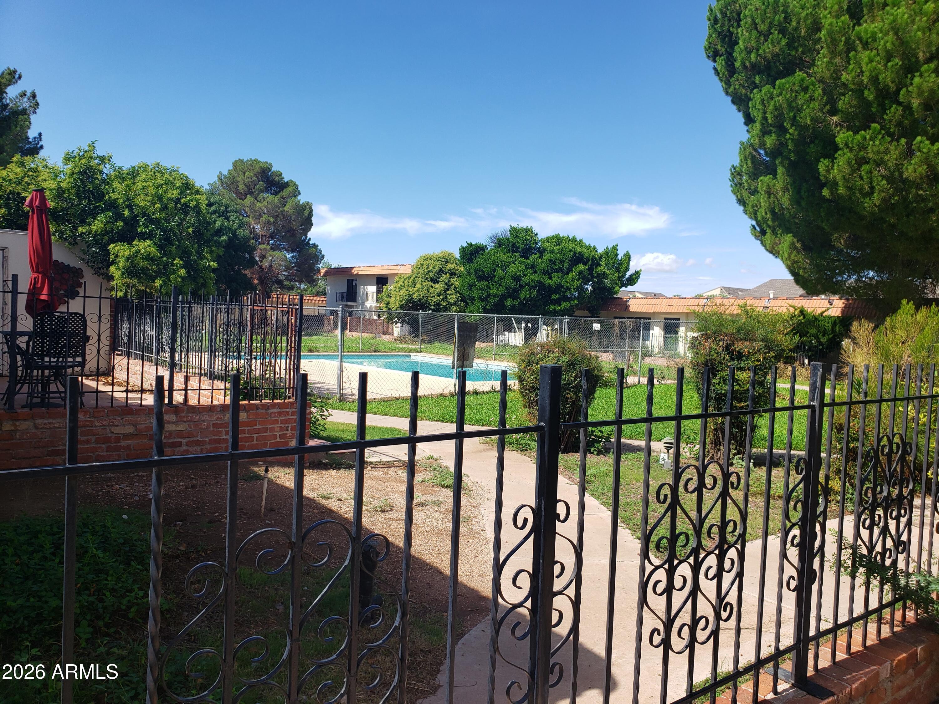 GERONIMO TRAIL TOWNHOUSES - Residential