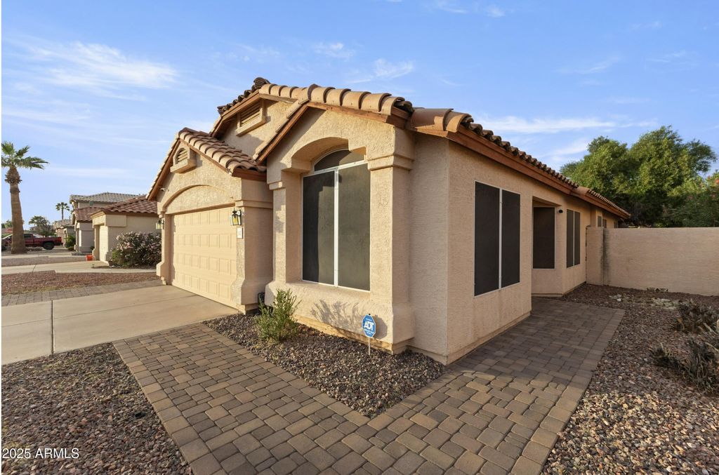 Photo of 1142 W Sparrow Drive, Chandler, AZ 85286 (MLS # 6955807)