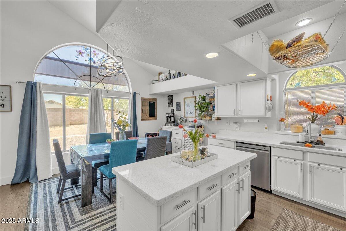 7760 W MARLETTE Avenue