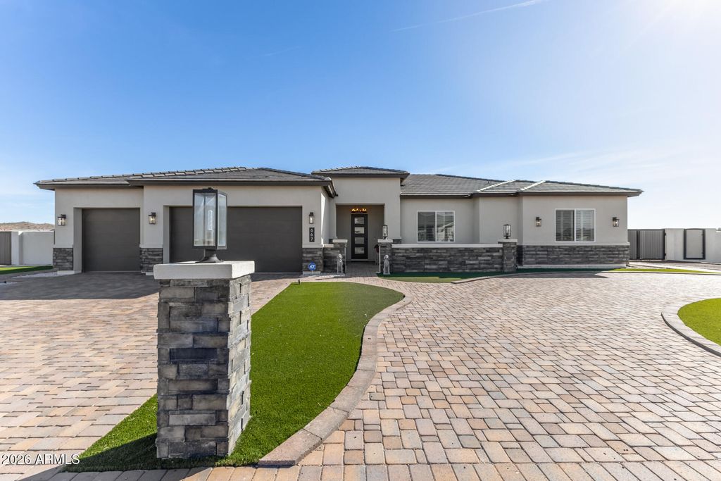 Photo of 667 W Patrick Place, San Tan Valley, AZ 85143 (MLS # 6990331)