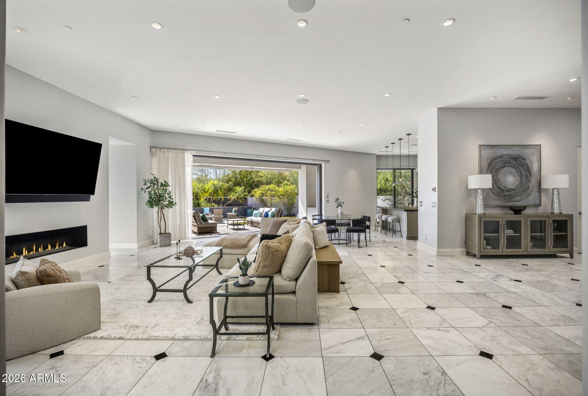 5434 E LINCOLN Drive 67