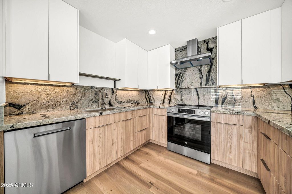 Photo of 15380 N 100th Street #2126, Scottsdale, AZ 85260 (MLS # 6947125)