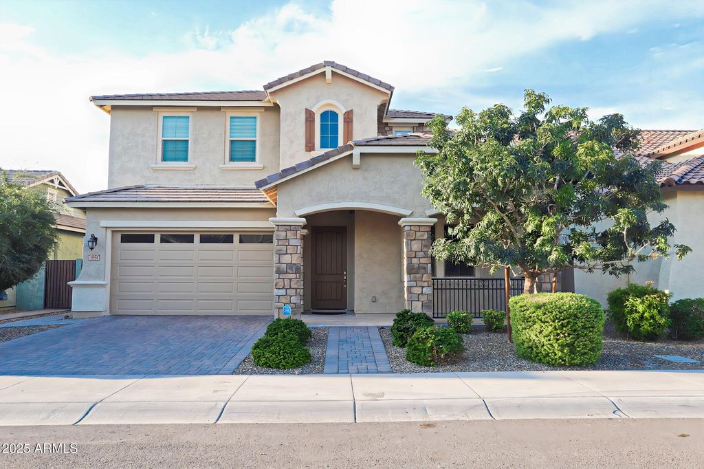 Photo of 1954 E Geronimo Street, Chandler, AZ 85225 (MLS # 7007332)