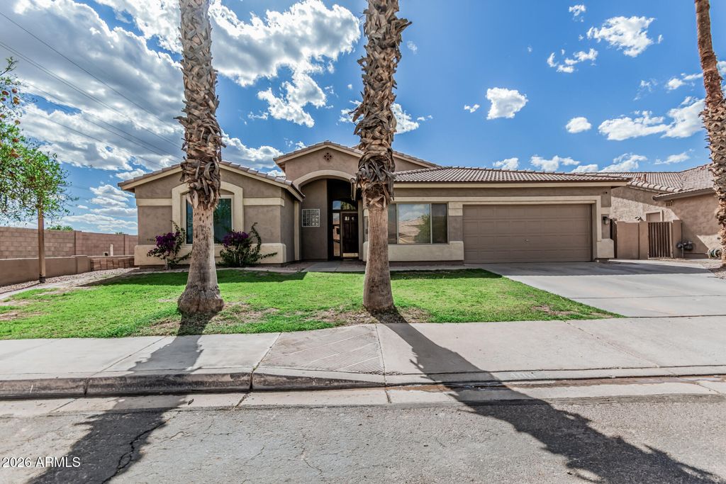 Photo of 408 N Falcon Court, Gilbert, AZ 85234 (MLS # 6991622)